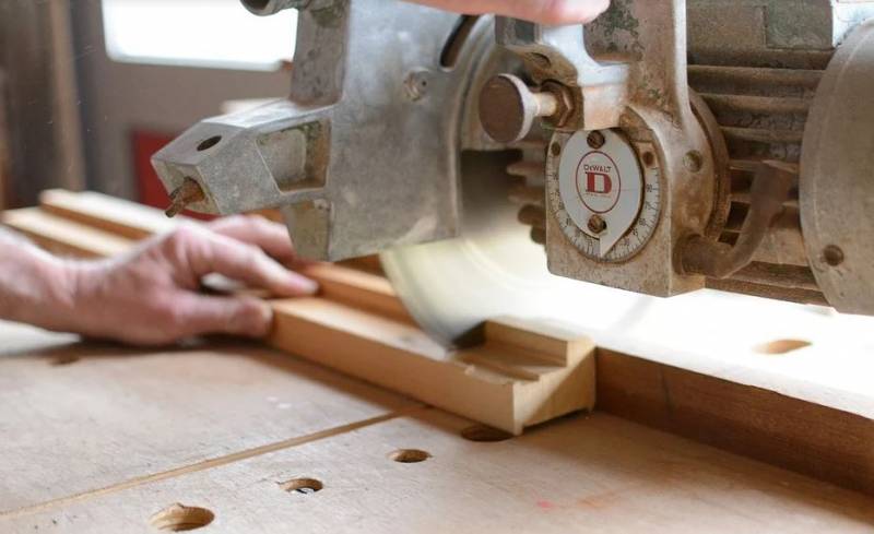 Fabricant de menuiserie d'intérieur en bois à Trets